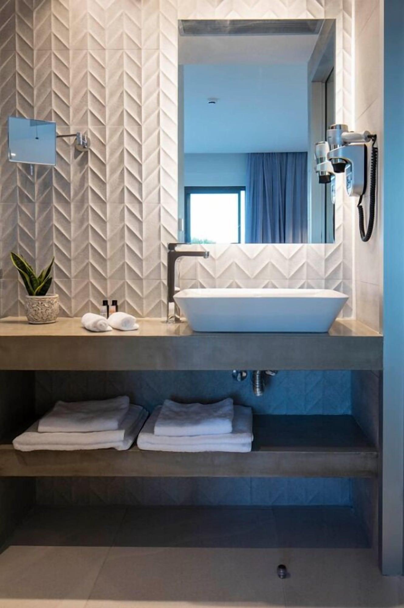 Amira Luxury Suites Скиатос Екстериор снимка