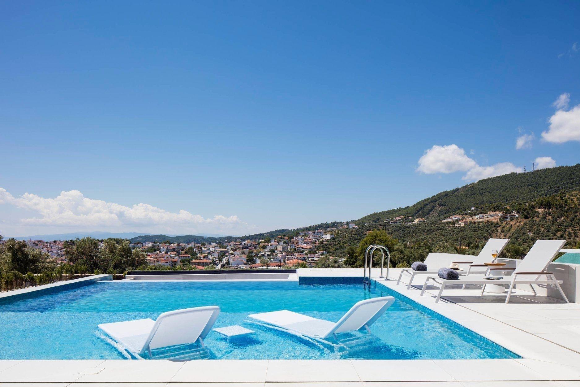 Amira Luxury Suites Скиатос Екстериор снимка