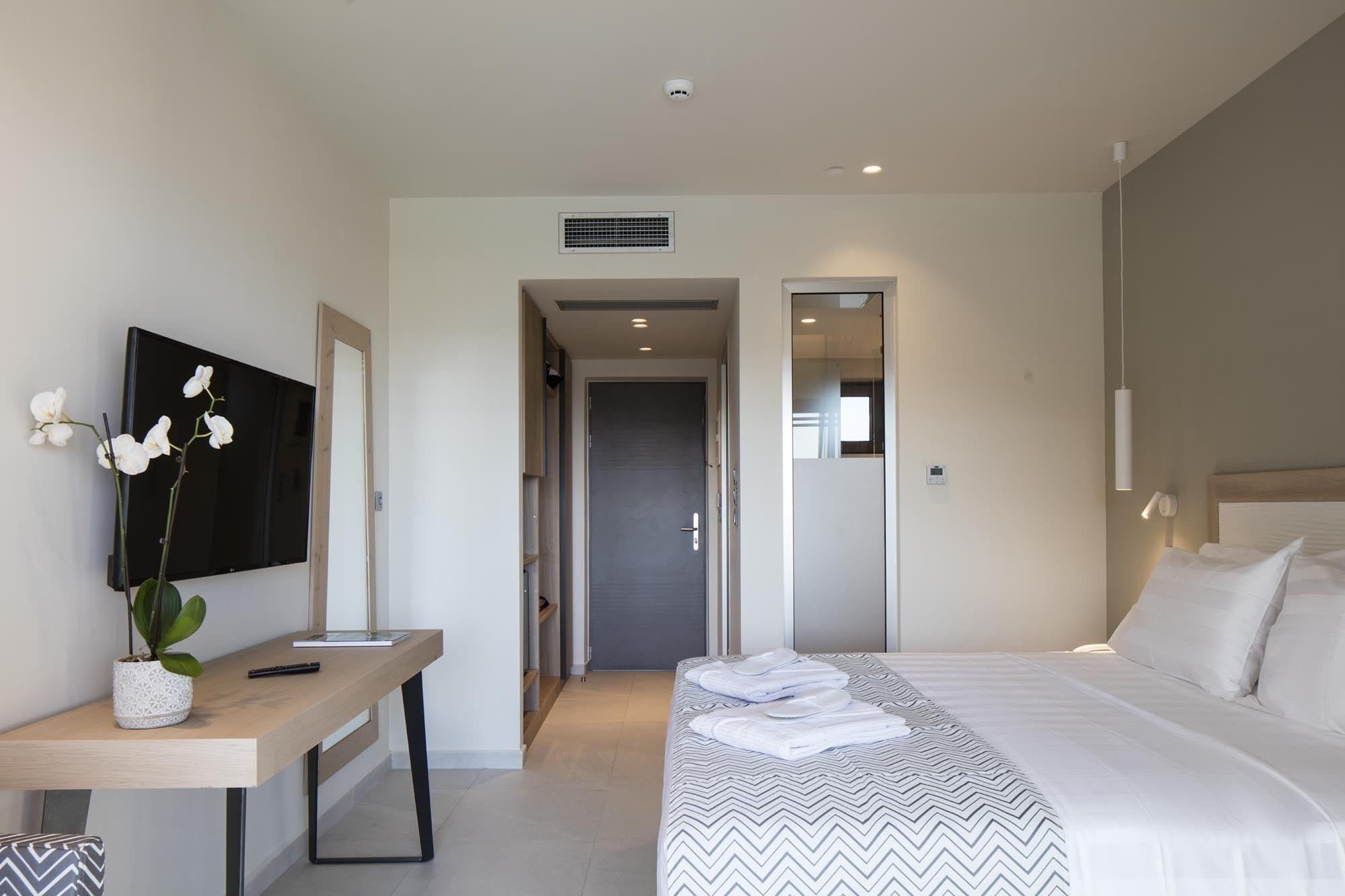 Amira Luxury Suites Скиатос Екстериор снимка
