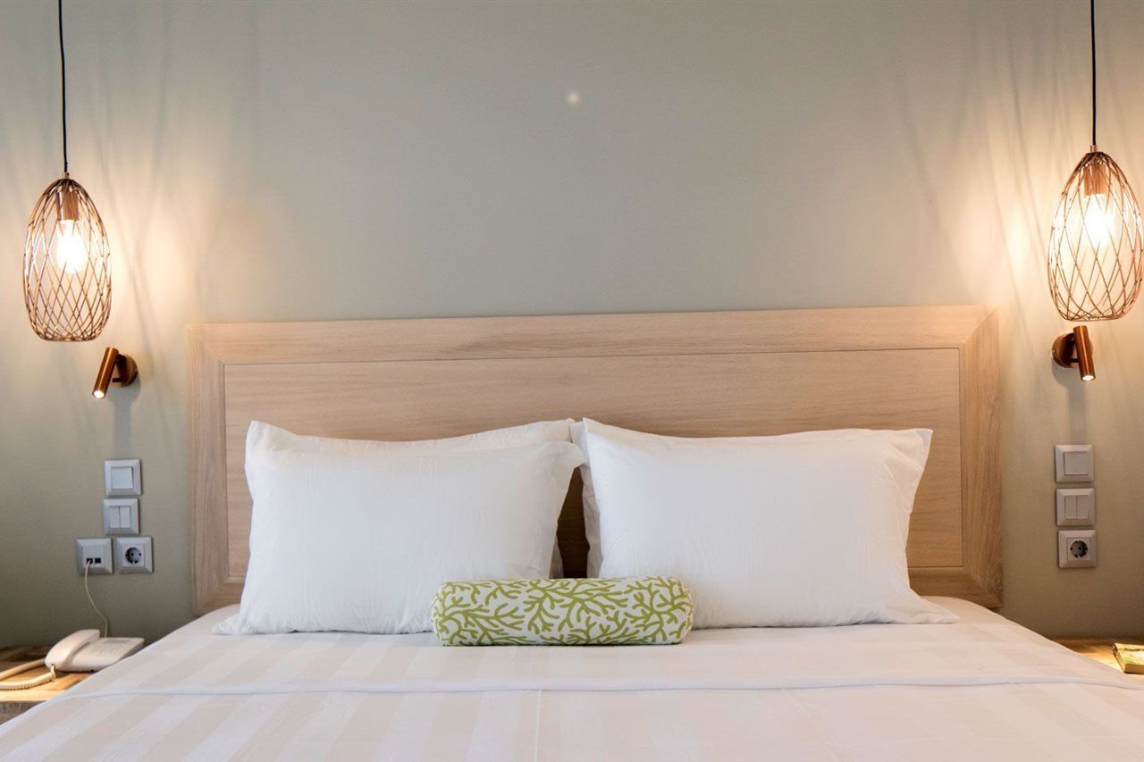 Amira Luxury Suites Скиатос Екстериор снимка